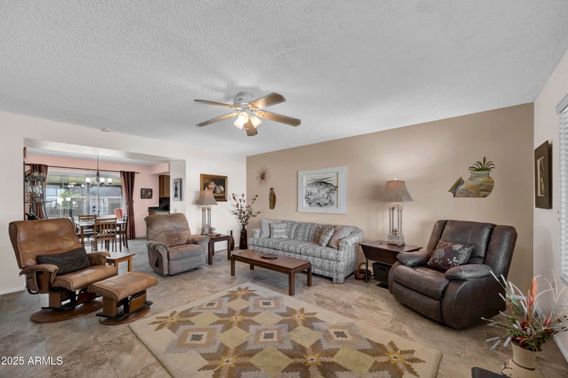 10019 Shasta Dr, Sun City, AZ 85351