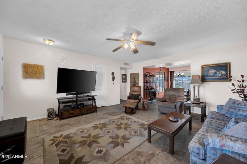 10019 Shasta Dr, Sun City, AZ 85351