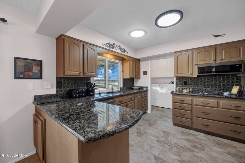 10019 Shasta Dr, Sun City, AZ 85351