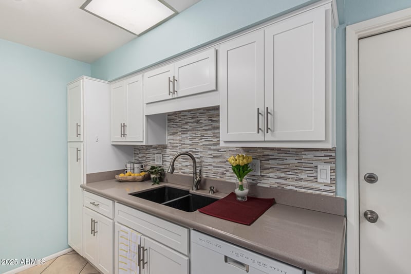 10019 Thunderbird Blvd, Sun City, AZ 85351