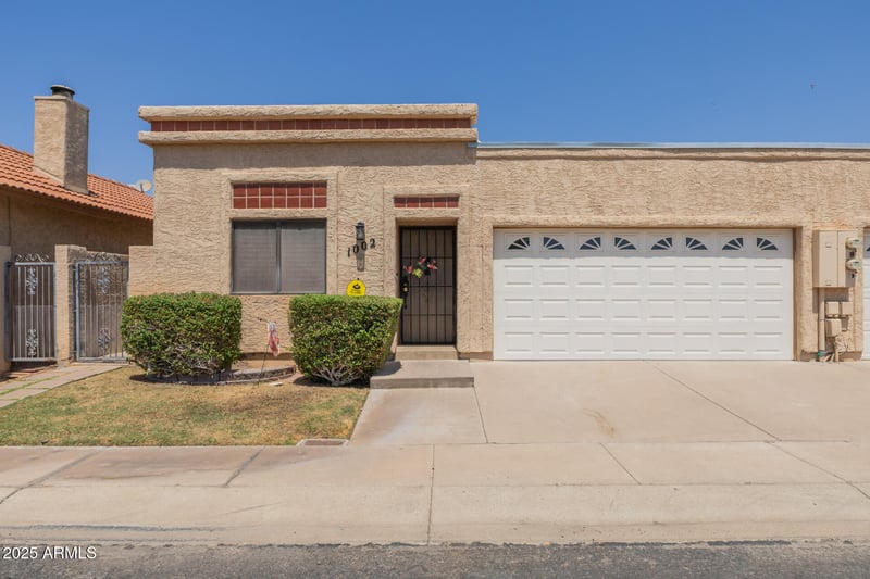 1002 Charleston Ave, Phoenix, AZ 85022