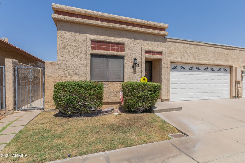 1002 Charleston Ave, Phoenix, AZ 85022