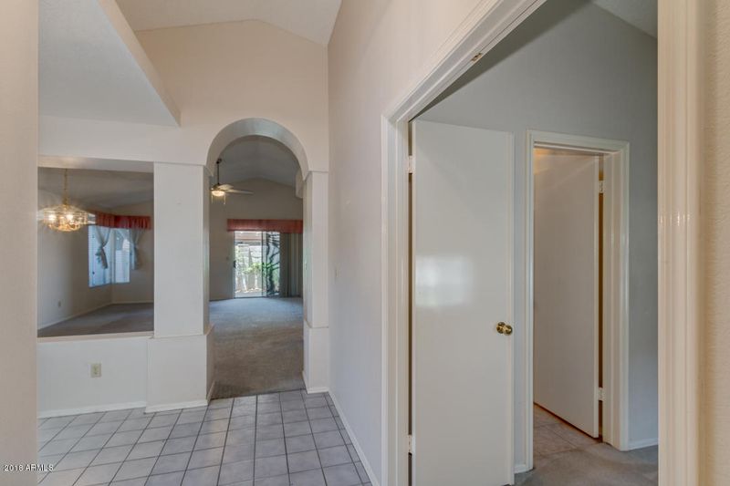 1002 E Annette Dr, Phoenix, AZ 85022