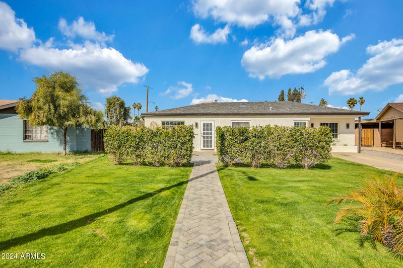 1002 E Glenrosa Ave, Phoenix, AZ 85014