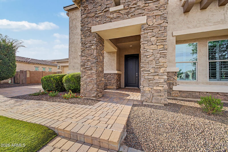 1002 Parkview Dr, Gilbert, AZ 85295