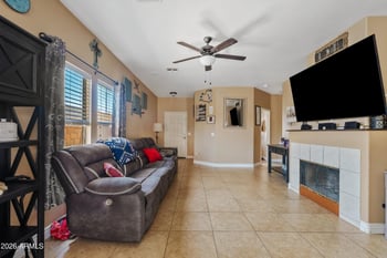 1002 Slater Cir, Mesa, AZ 85206