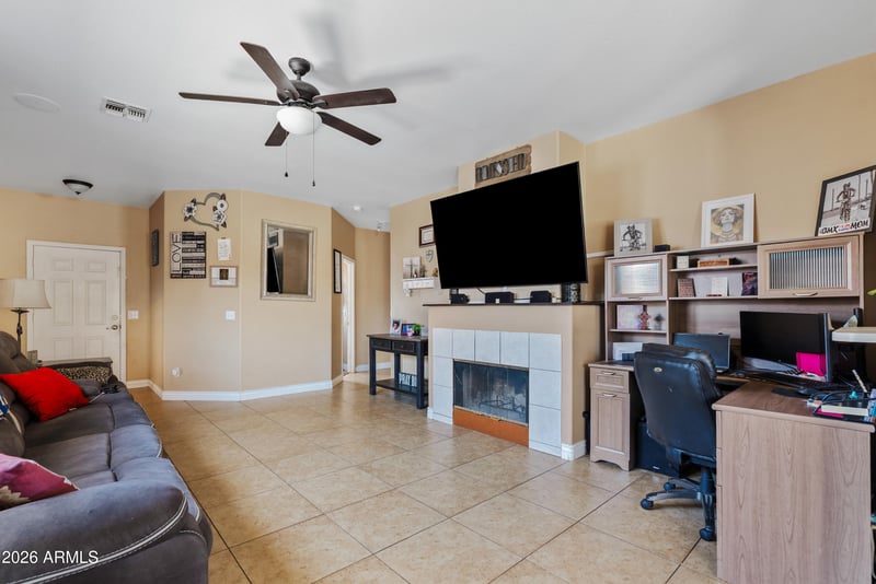 1002 Slater Cir, Mesa, AZ 85206