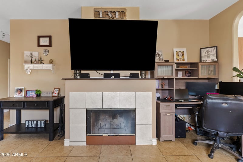 1002 Slater Cir, Mesa, AZ 85206
