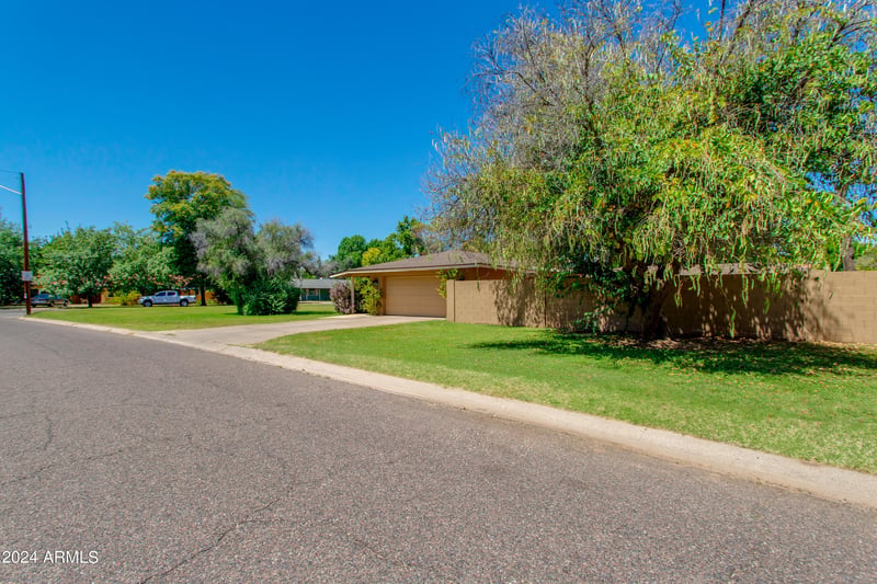 1002 W Solano Dr, Phoenix, AZ 85013
