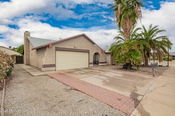 10020 65th Ave, Glendale, AZ 85302