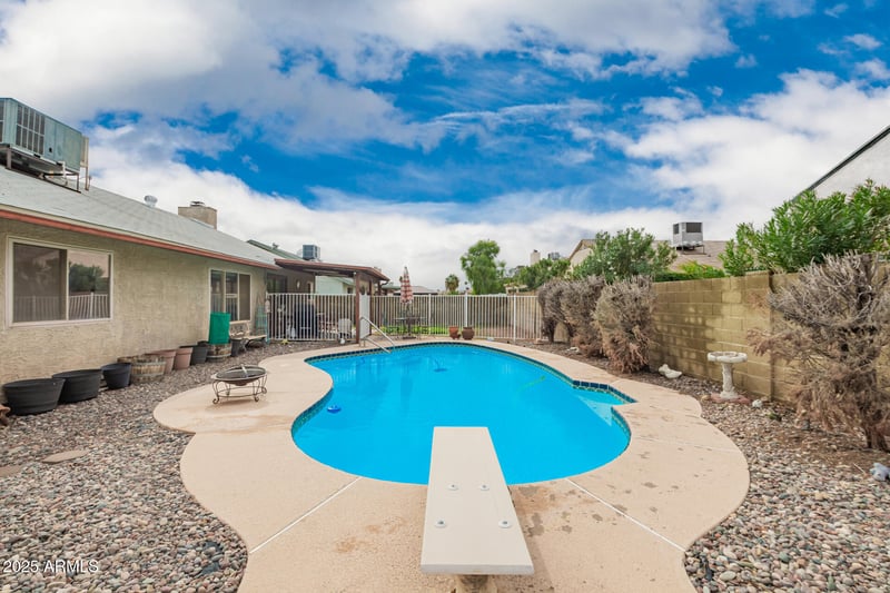 10020 65th Ave, Glendale, AZ 85302