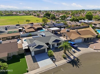 10020 52nd Dr, Glendale, AZ 85302