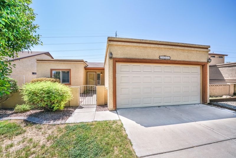 10022 N 66th Ln, Glendale, AZ 85302
