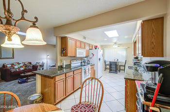 10022 W Kingswood Cir, Sun City, AZ 85351