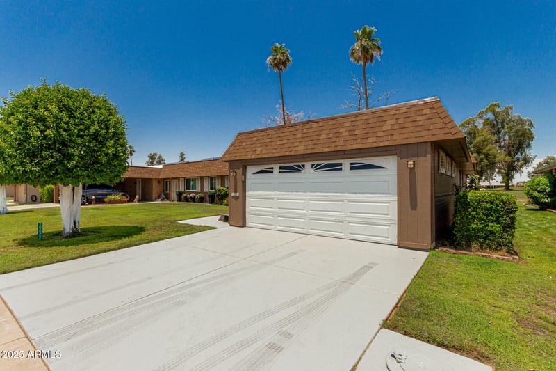 10022 W Mountain View Rd, Sun City, AZ 85351