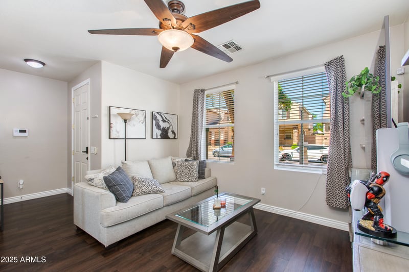 10023 Kingman St, Tolleson, AZ 85353