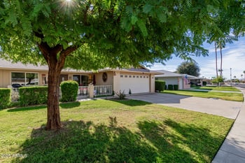 10023 Pleasant Valley Rd, Sun City, AZ 85351