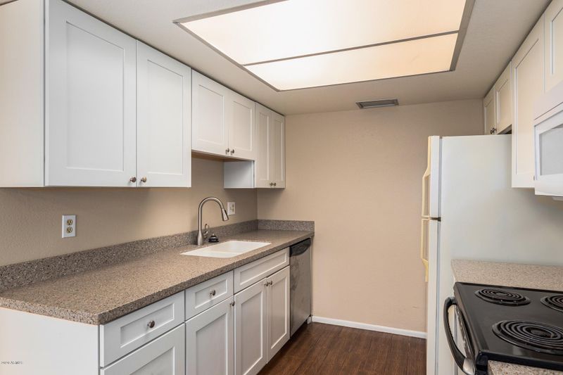 10024 N 97th Ave #B, Peoria, AZ 85345