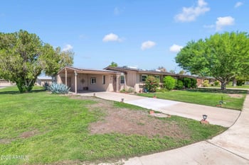 10024 W Lakeview Cir S, Sun City, AZ 85351