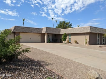 10025 W Pineaire Dr, Sun City, AZ 85351