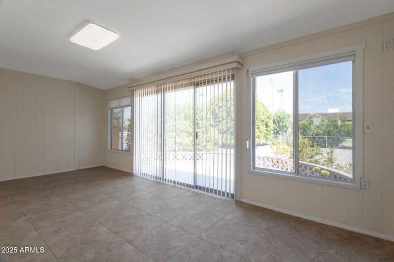 10030 Denham Dr, Sun City, AZ 85351