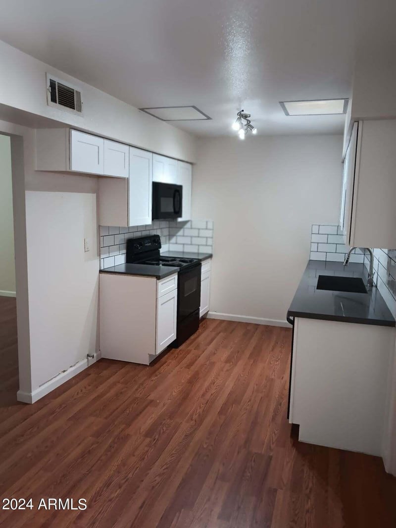 10030 Royal Oak Rd #C, Sun City, AZ 85351