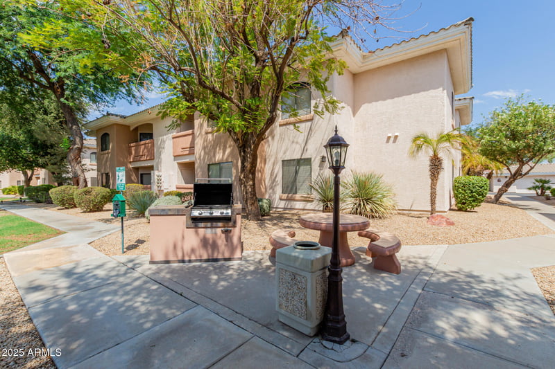 10030 W Indian School Rd #111, Phoenix, AZ 85037