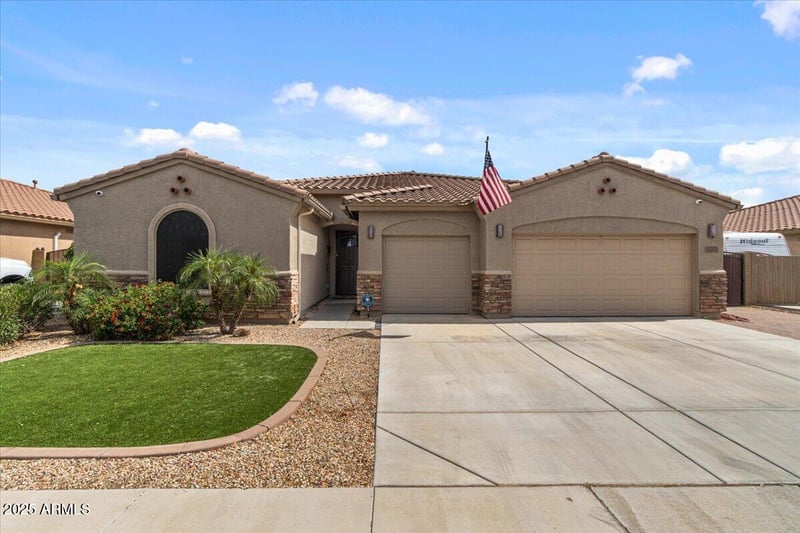 10033 Jessie Ln, Peoria, AZ 85383