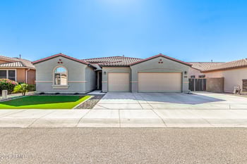 10035 Patrick Ln, Peoria, AZ 85383