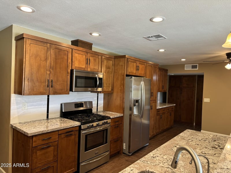 10035 Riviera Dr, Sun City, AZ 85351