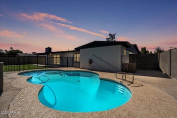 10037 42nd Dr, Phoenix, AZ 85051