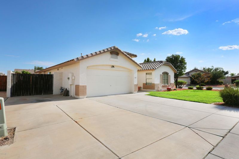10037 W Potter Dr, Peoria, AZ 85382