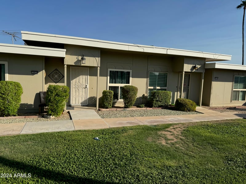 10038 Lancaster Dr, Sun City, AZ 85351