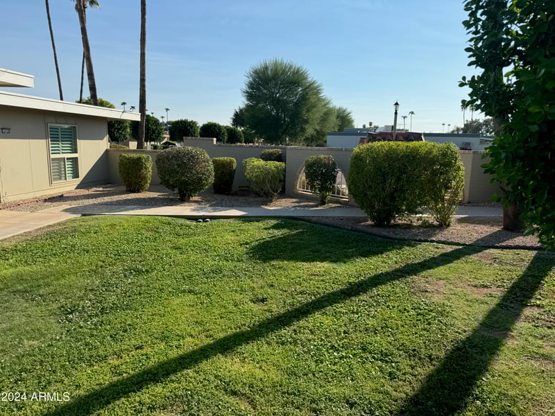 10038 Lancaster Dr, Sun City, AZ 85351