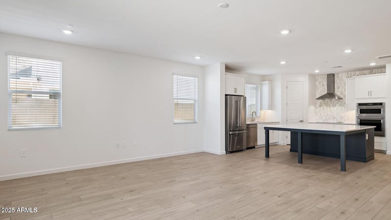 10039 23rd Dr, Phoenix, AZ 85041