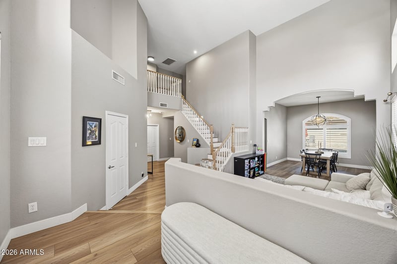 1004 E Amberwood Dr, Phoenix, AZ 85048