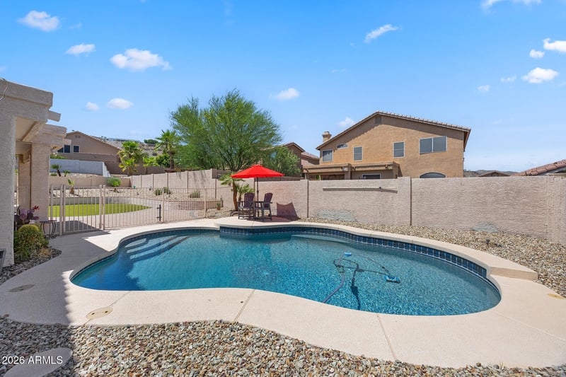 1004 E Amberwood Dr, Phoenix, AZ 85048