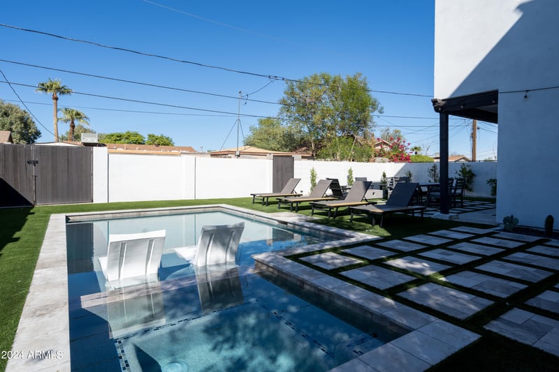 1004 Tempe Dr, Tempe, AZ 85281