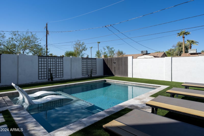 1004 Tempe Dr, Tempe, AZ 85281