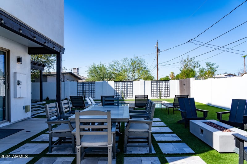 1004 Tempe Dr, Tempe, AZ 85281