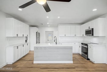 1004 W Manhatton Dr, Tempe, AZ 85282