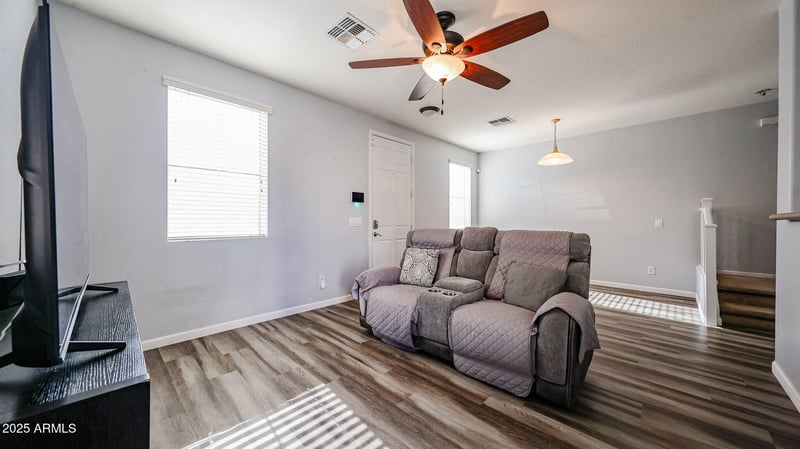 10040 Kingman St, Tolleson, AZ 85353