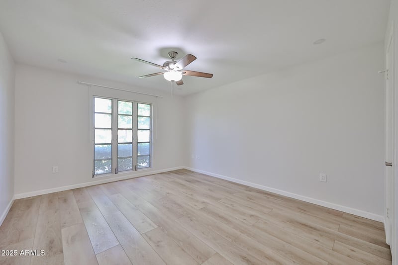 10040 Royal Oak Rd #B, Sun City, AZ 85351