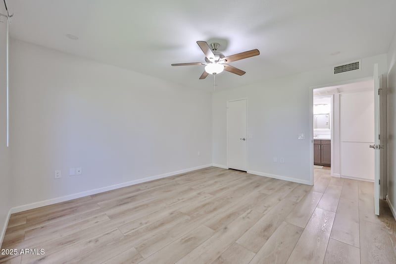 10040 Royal Oak Rd #B, Sun City, AZ 85351