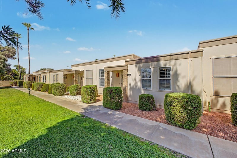 10042 Hawthorn Dr, Sun City, AZ 85351