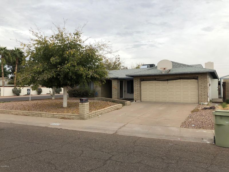 10043 N 51st Dr, Glendale, AZ 85302
