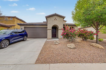 10043 Los Gatos Dr, Peoria, AZ 85383