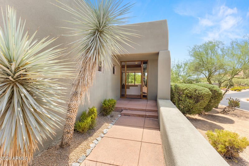 10044 Graythorn Dr, Scottsdale, AZ 85262