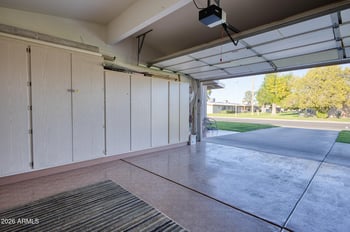 10046 Lakeview Cir, Sun City, AZ 85351