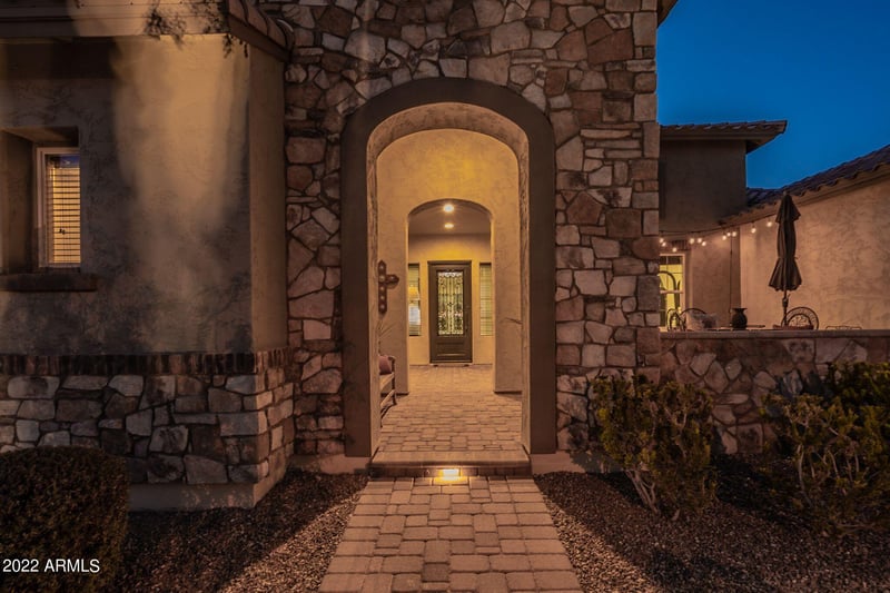 10046 W White Feather Ln, Peoria, AZ 85383